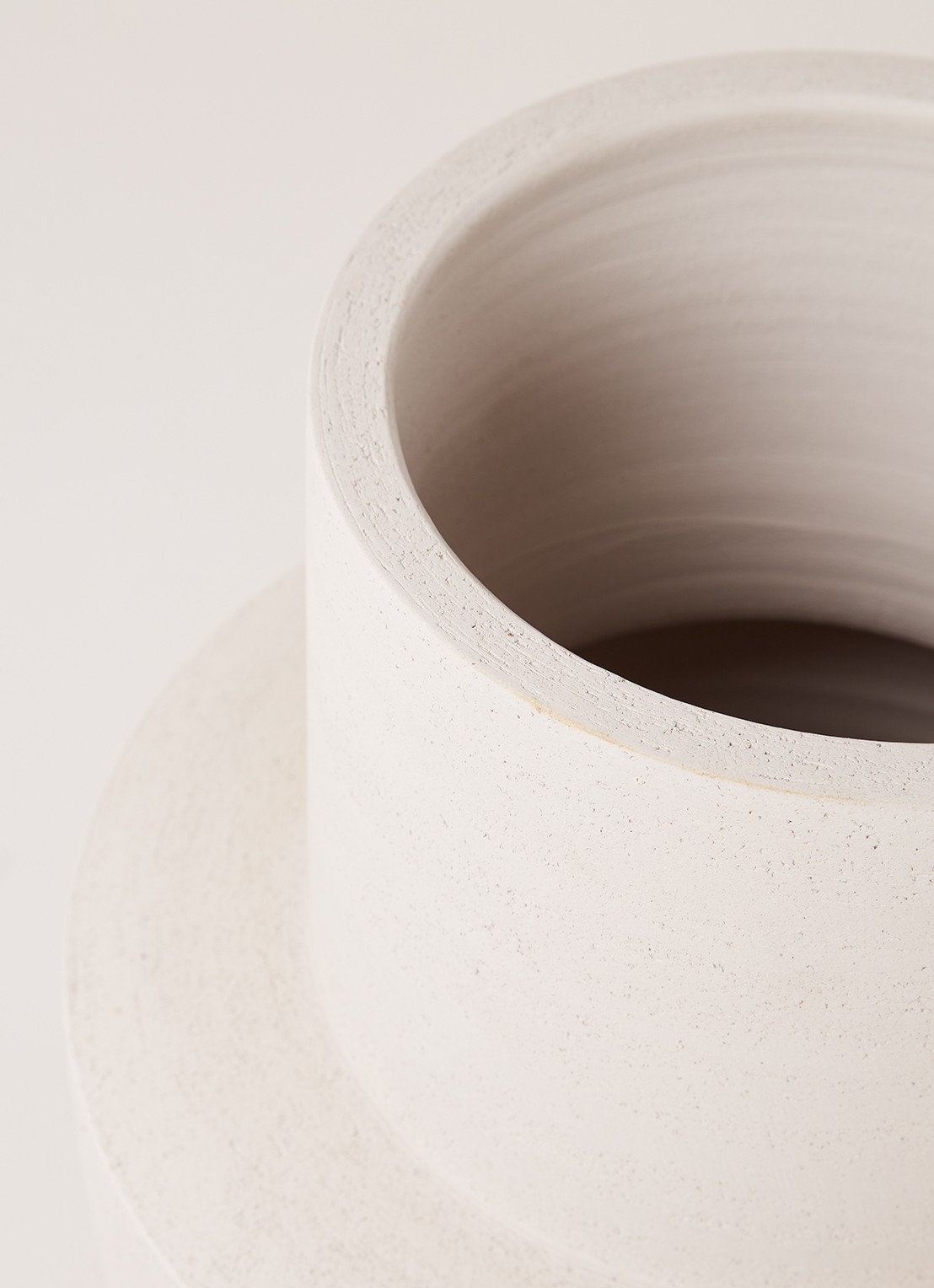 Serax Volumes vaas 30 cm - detail 3 beige