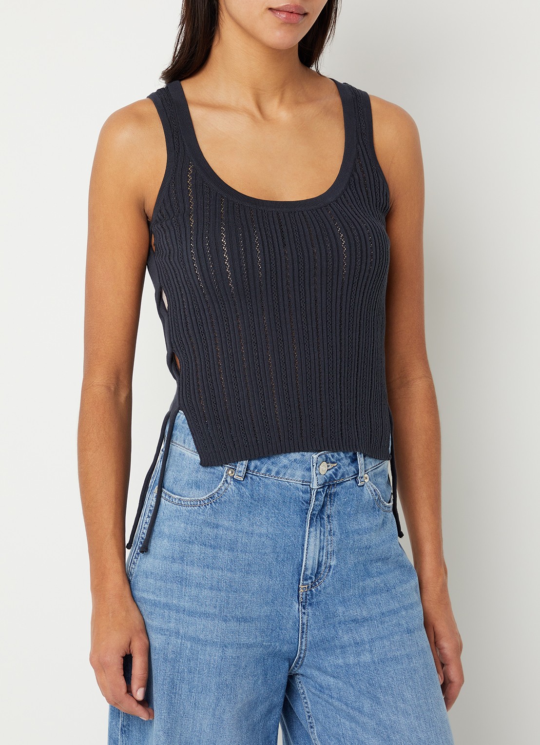 Sessùn Ayrson tanktop met opengewerkt dessin - detail 2 indigo