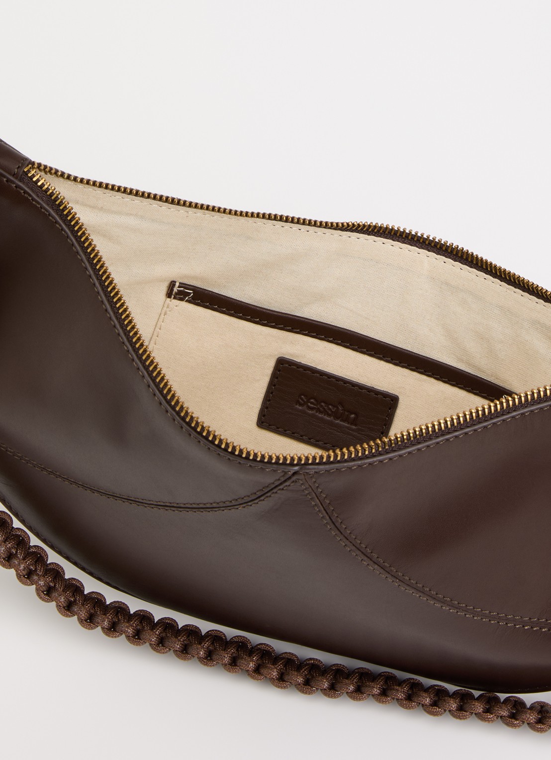 Sessùn Divilio crossbodytas van leer - detail bruin