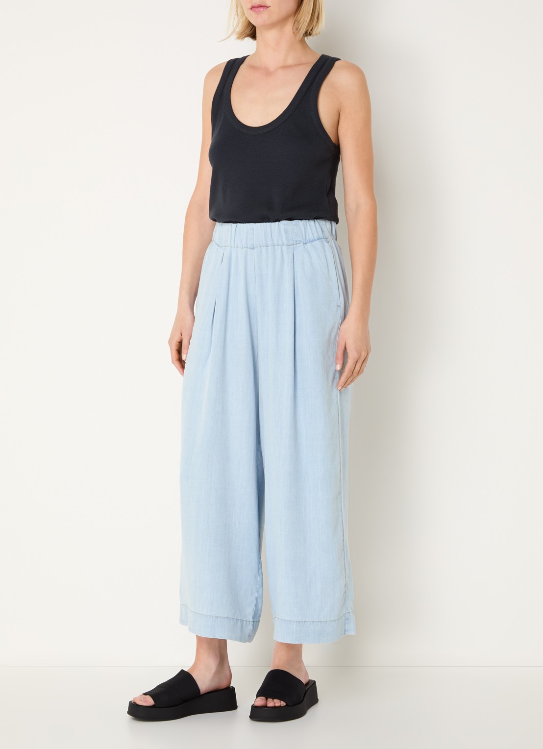 Sessùn Islanim high waist cropped broek van chambray - voorkant 2 lichtblauw