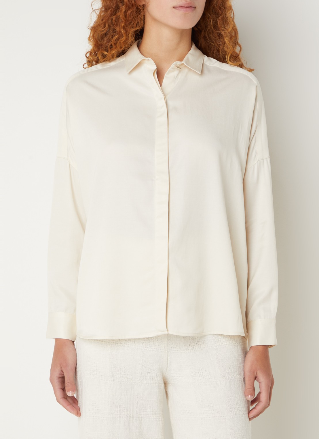 Sessùn Lady D blouse met blinde knoopsluiting - detail creme