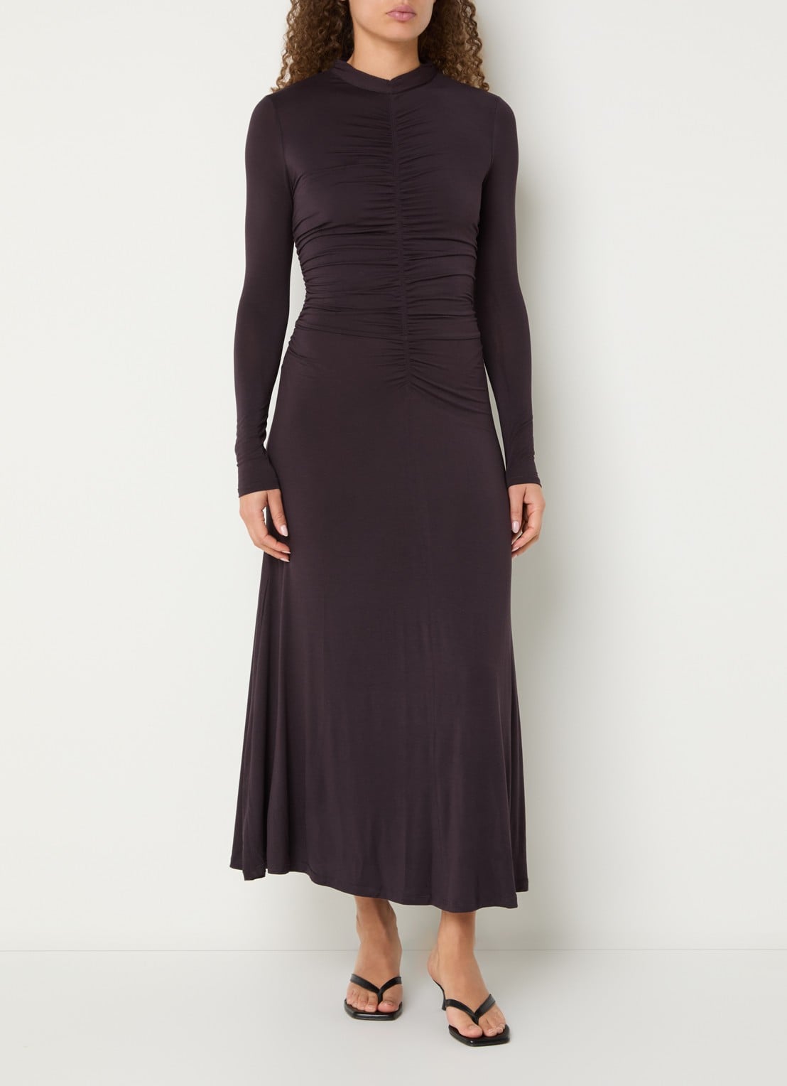 Sessùn Rita midi jurk met plooidetail - detail aubergine