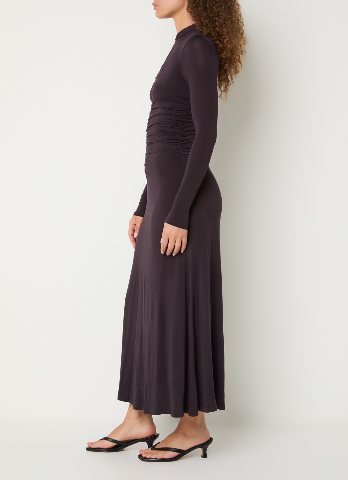 Sessùn Rita midi jurk met plooidetail - voorkant 4 aubergine