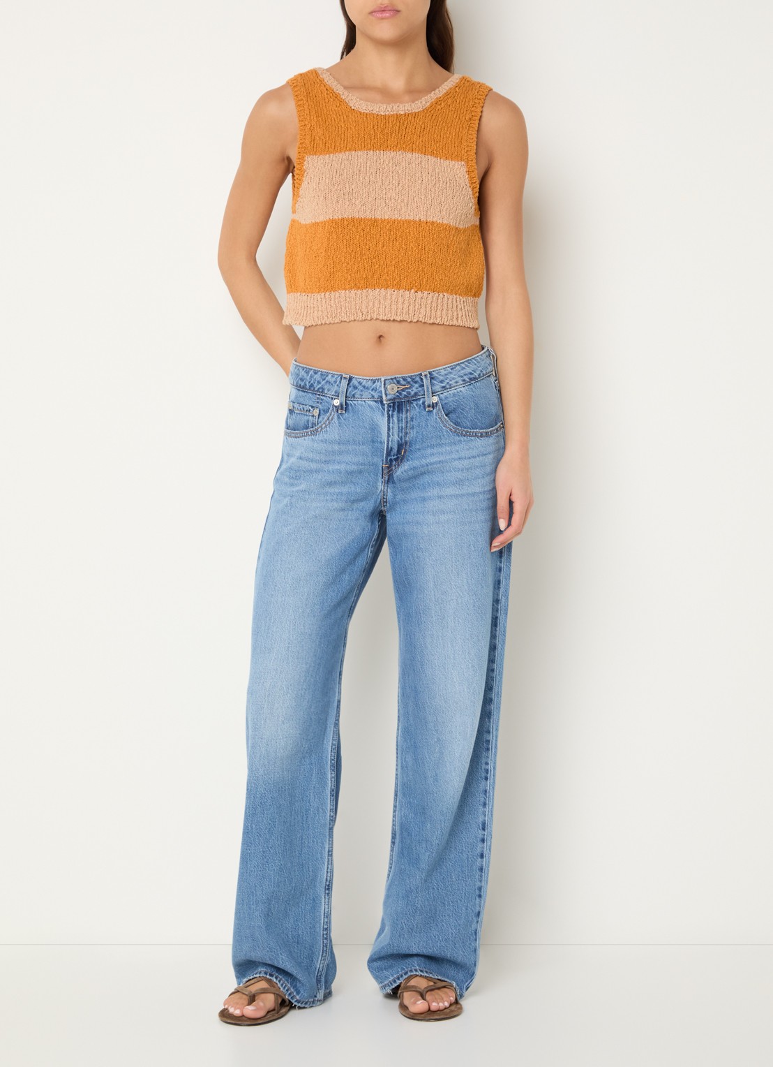 Sessùn Saolo grofgebreide crop top met streepprint - voorkant 2 okergeel