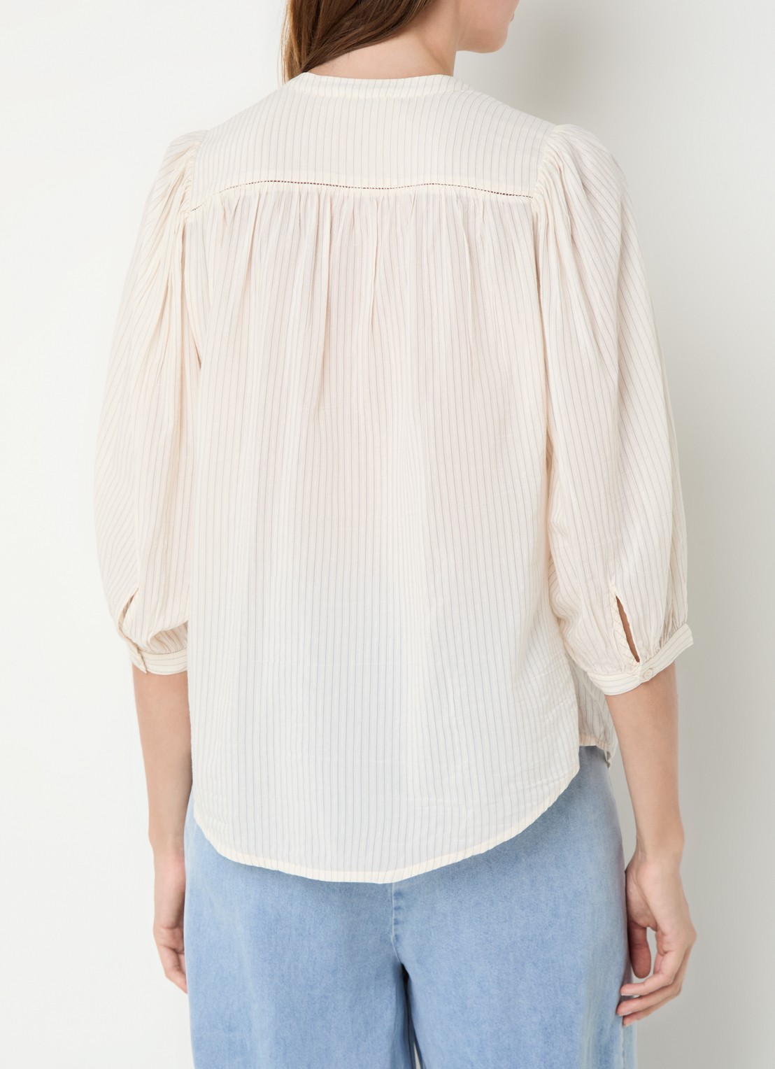 Sessùn Savi blouse met streepprint en pofmouw - achterkant 4 creme