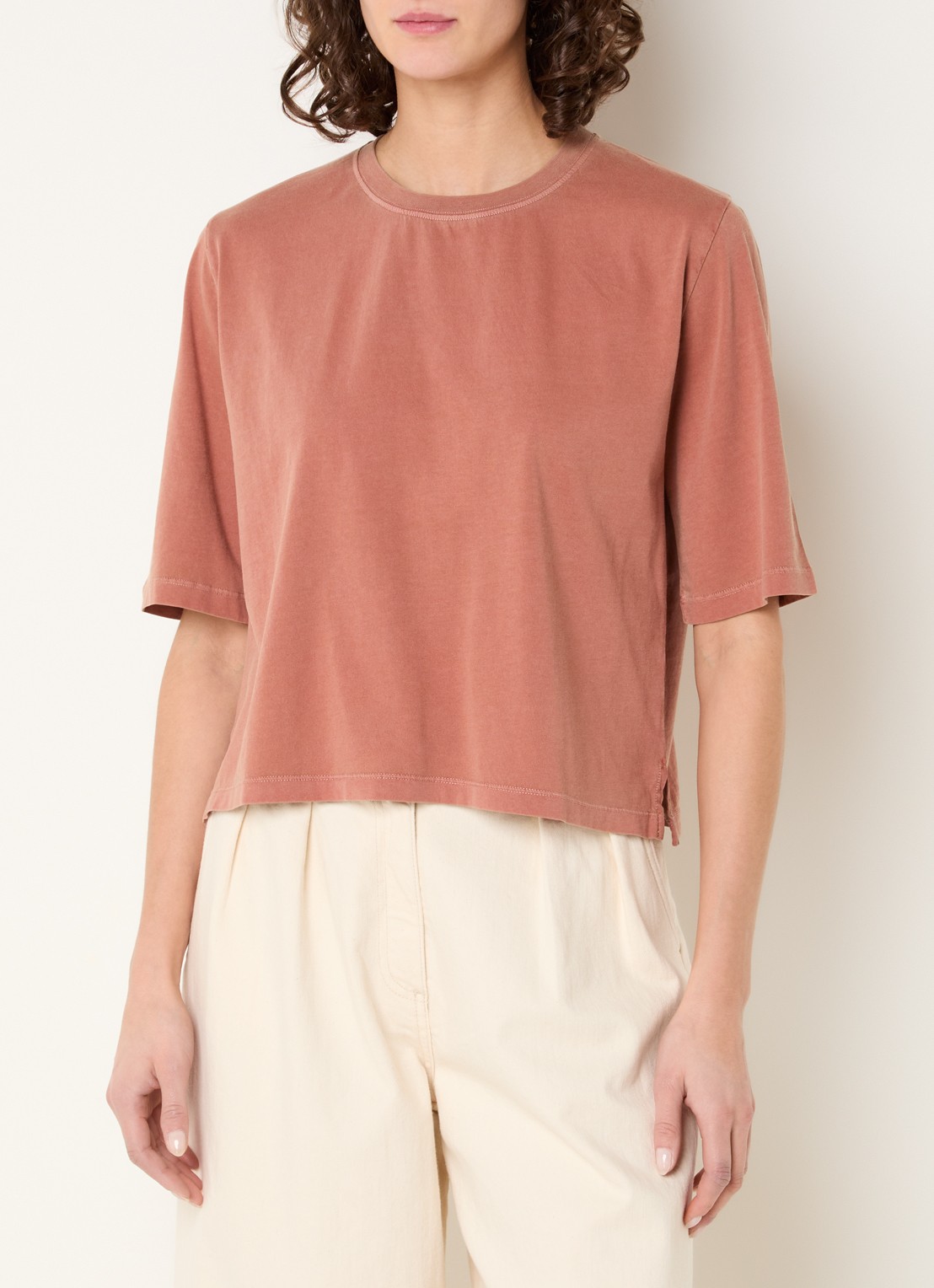 Sessùn Sergio T-shirt met ronde hals - detail 4 steenrood