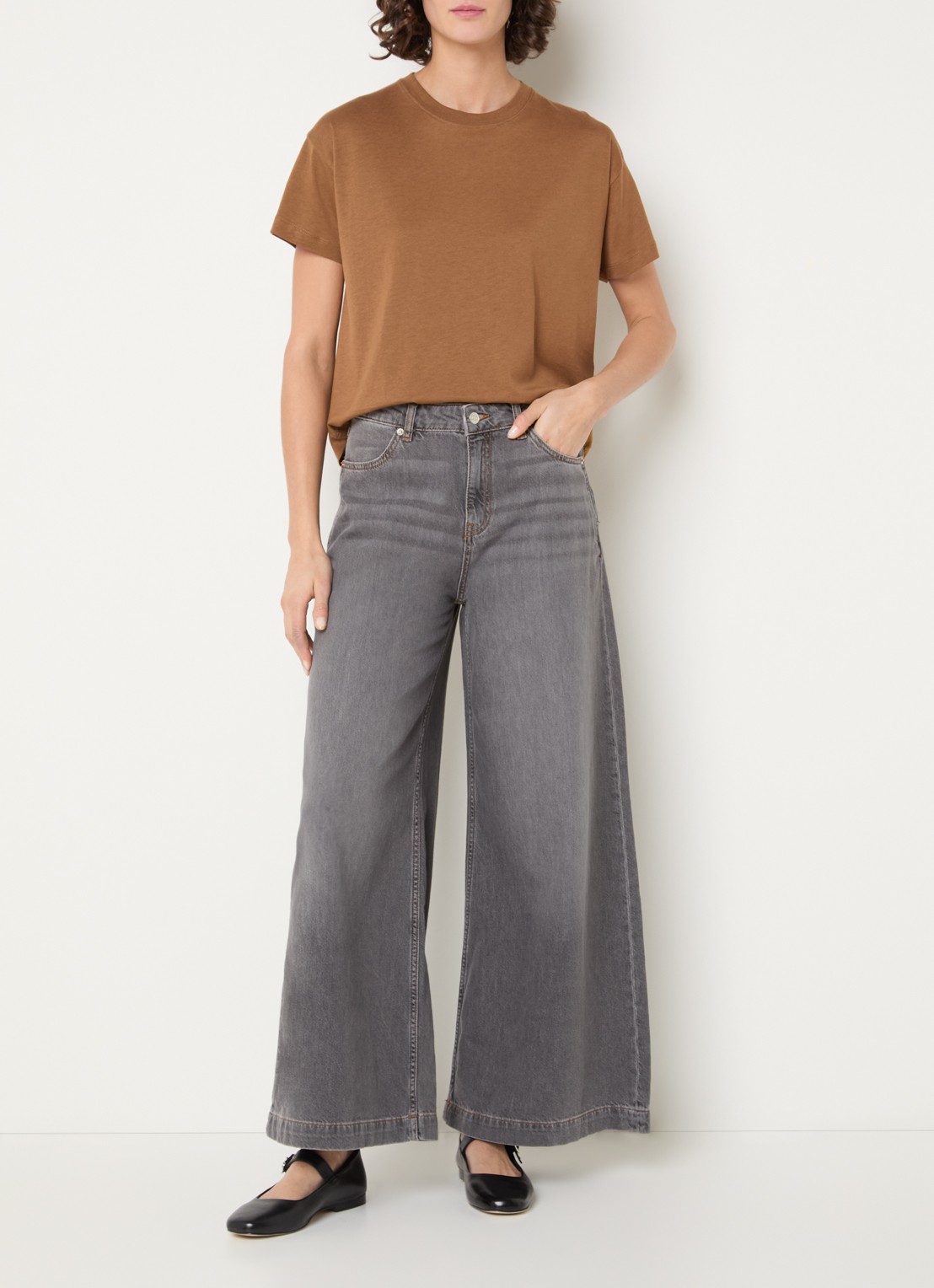 Sessùn Too T-shirt met ronde hals - voorkant 3 cognac