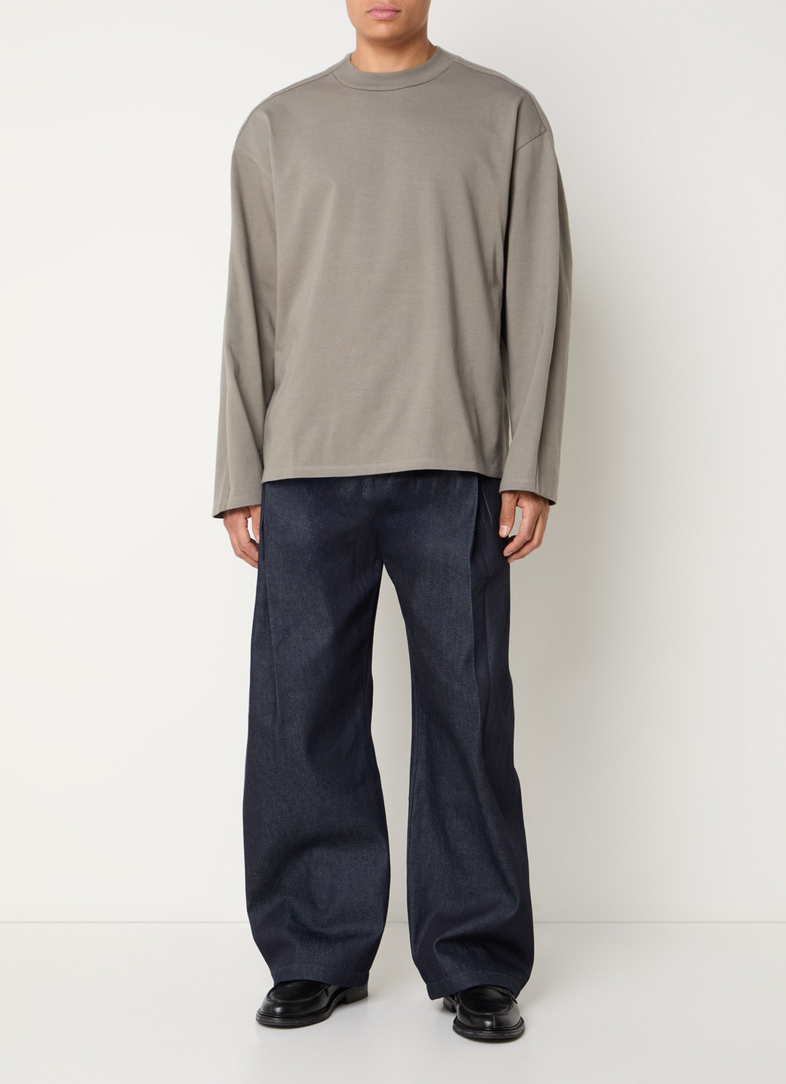 Seventh D7 Studio longsleeve met ronde hals - voorkant 2 grijs