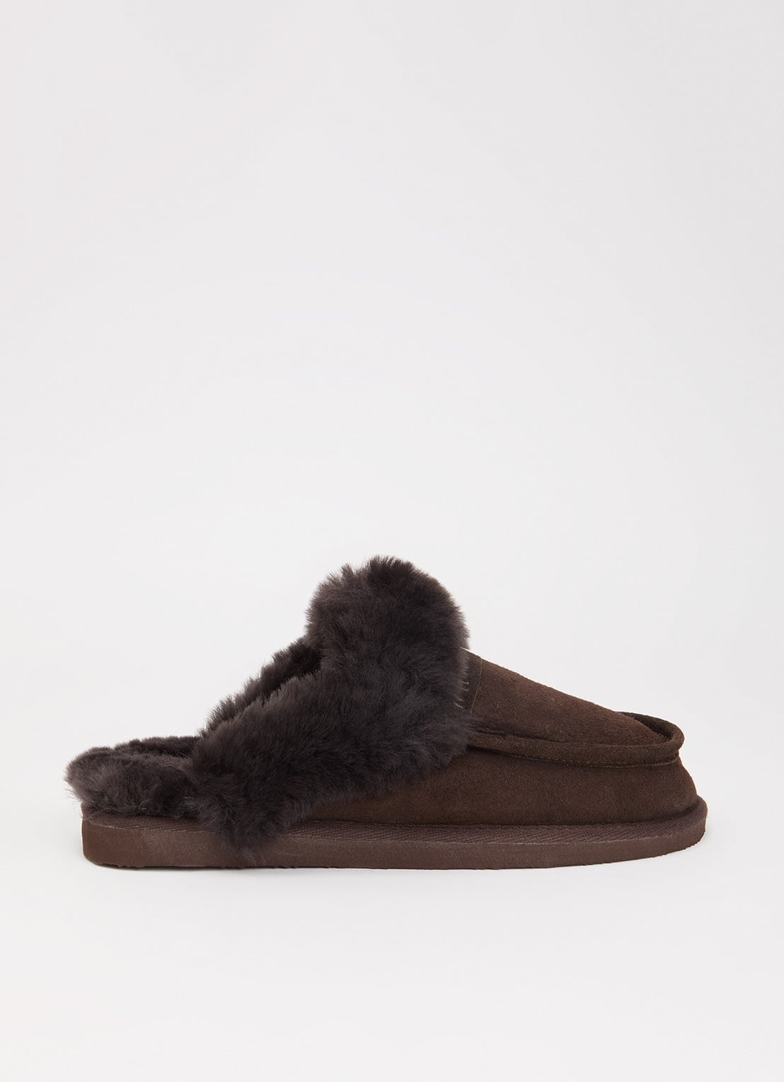 Shepherd Cabris pantoffel van schapensuède - voorkant donkerbruin