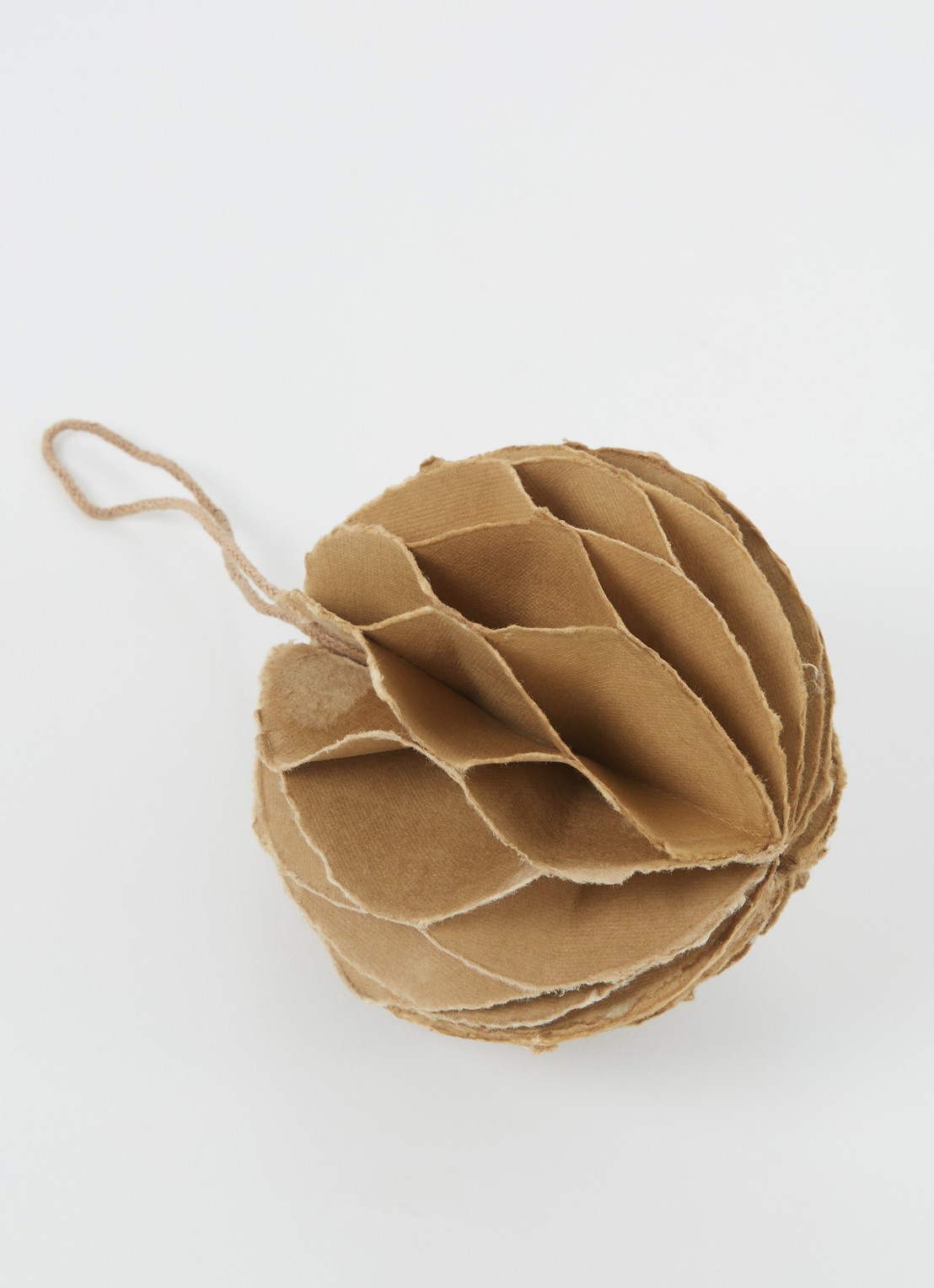 Shishi Paper kerstbal 10 cm - detail 3 zand