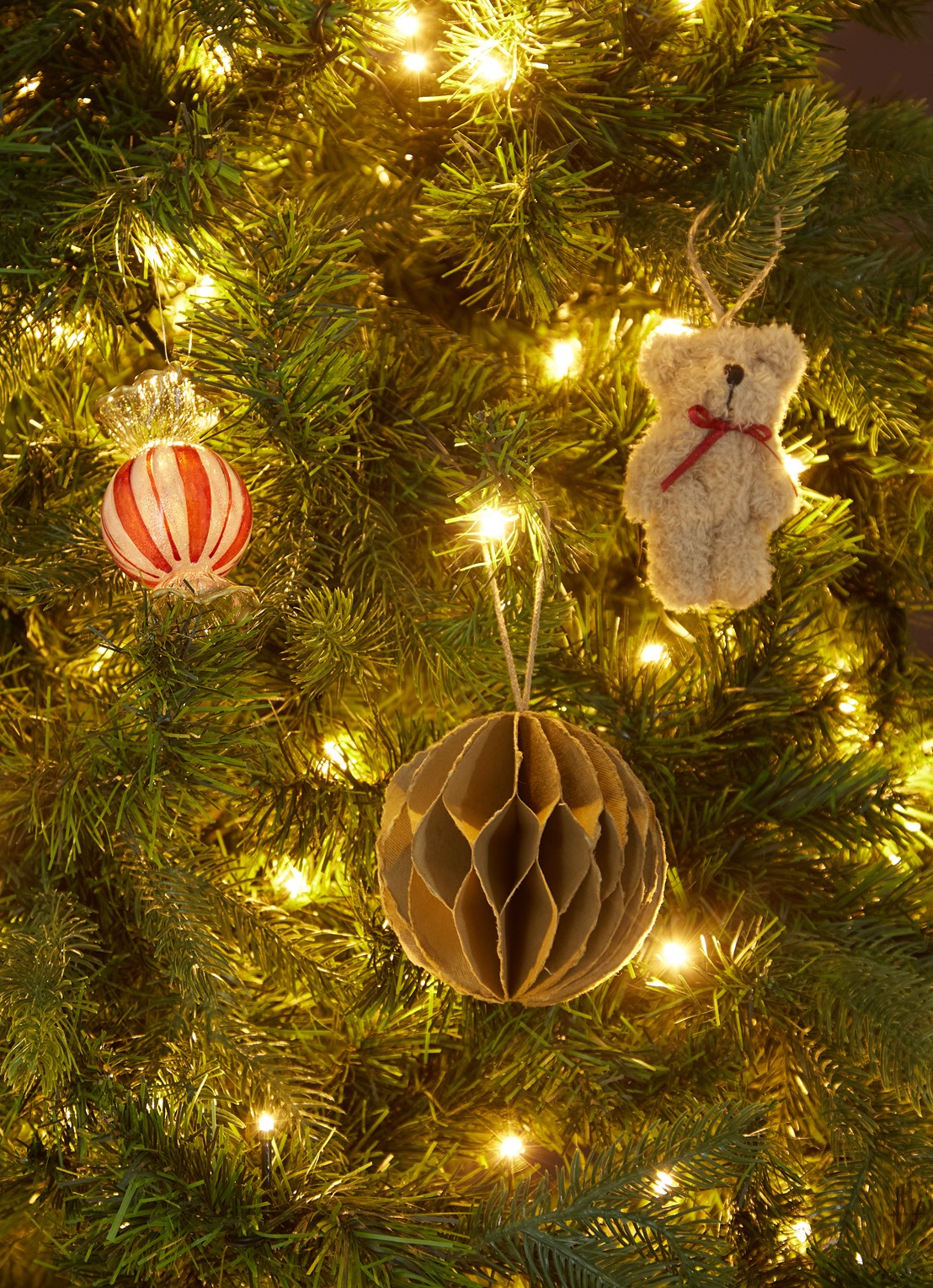 Shishi Paper kerstbal 10 cm - voorkant 2 zand