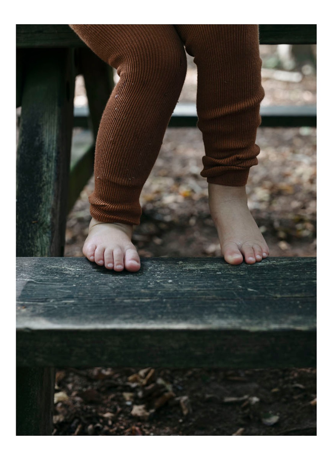 Silly Silas Fijngebreide legging met bretels - detail 5 cognac