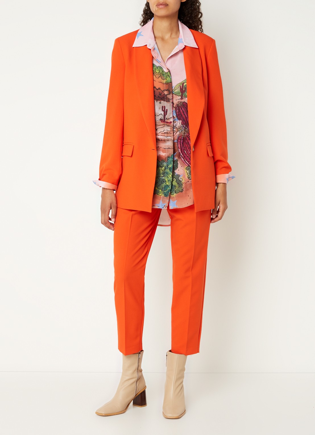 Silvian Heach Kaluk oversized blazer met klepzakken - voorkant 4 donkeroranje