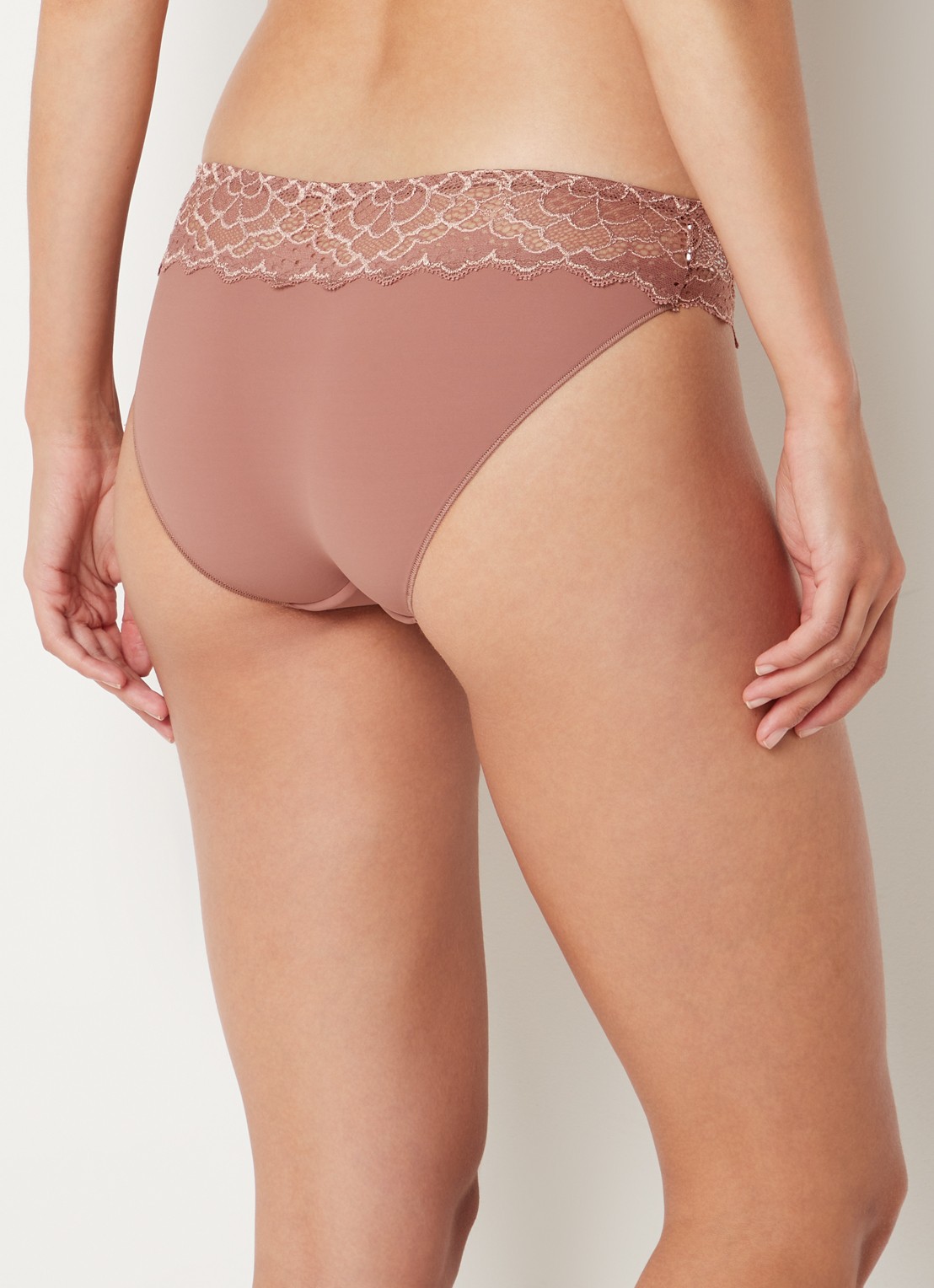 Simone Pérèle Caresse slip met kant - achterkant lichtbruin