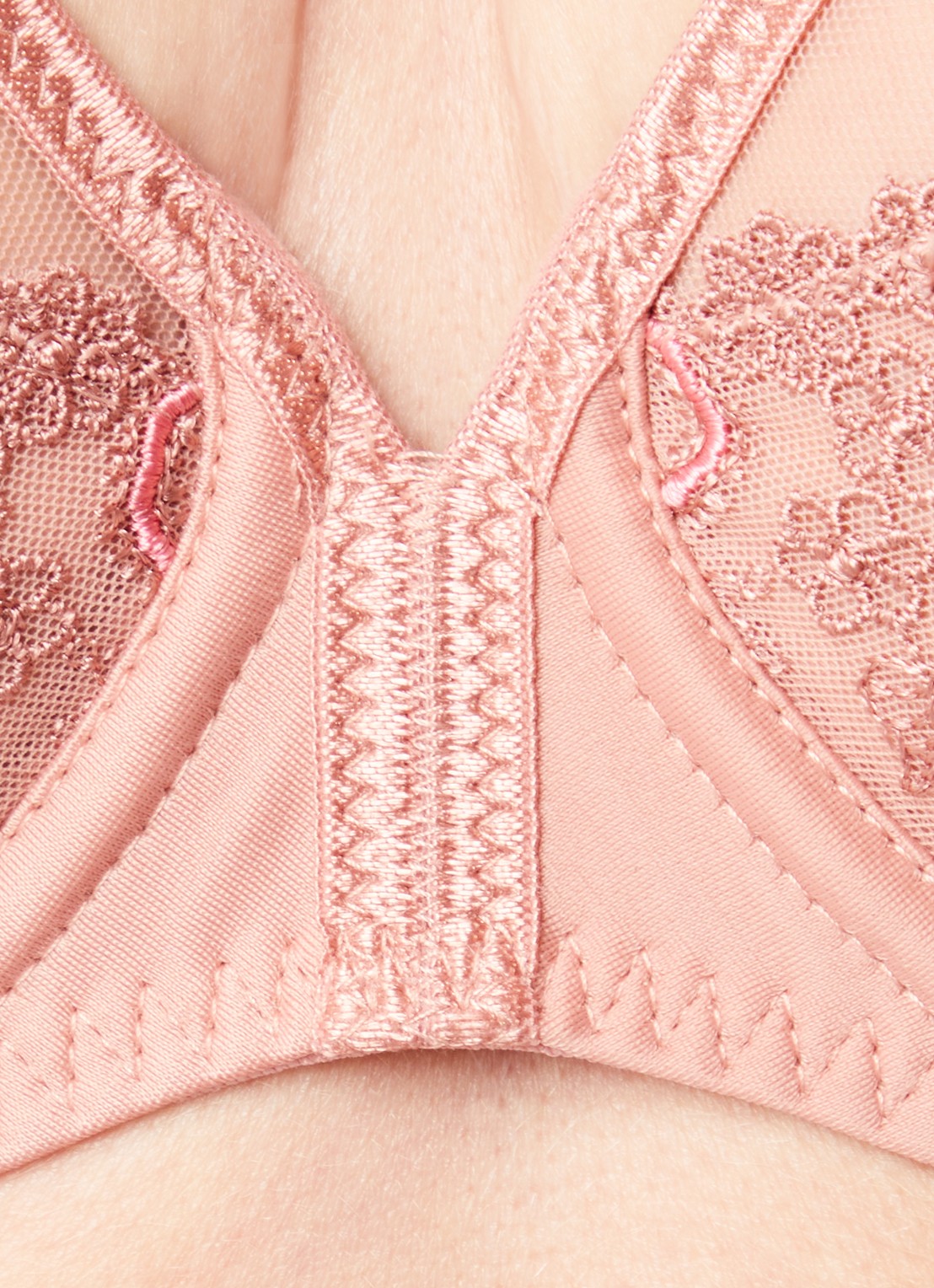 Simone Pérèle Delice plunge beugel bh van  mesh met borduring - detail 2 zalmroze
