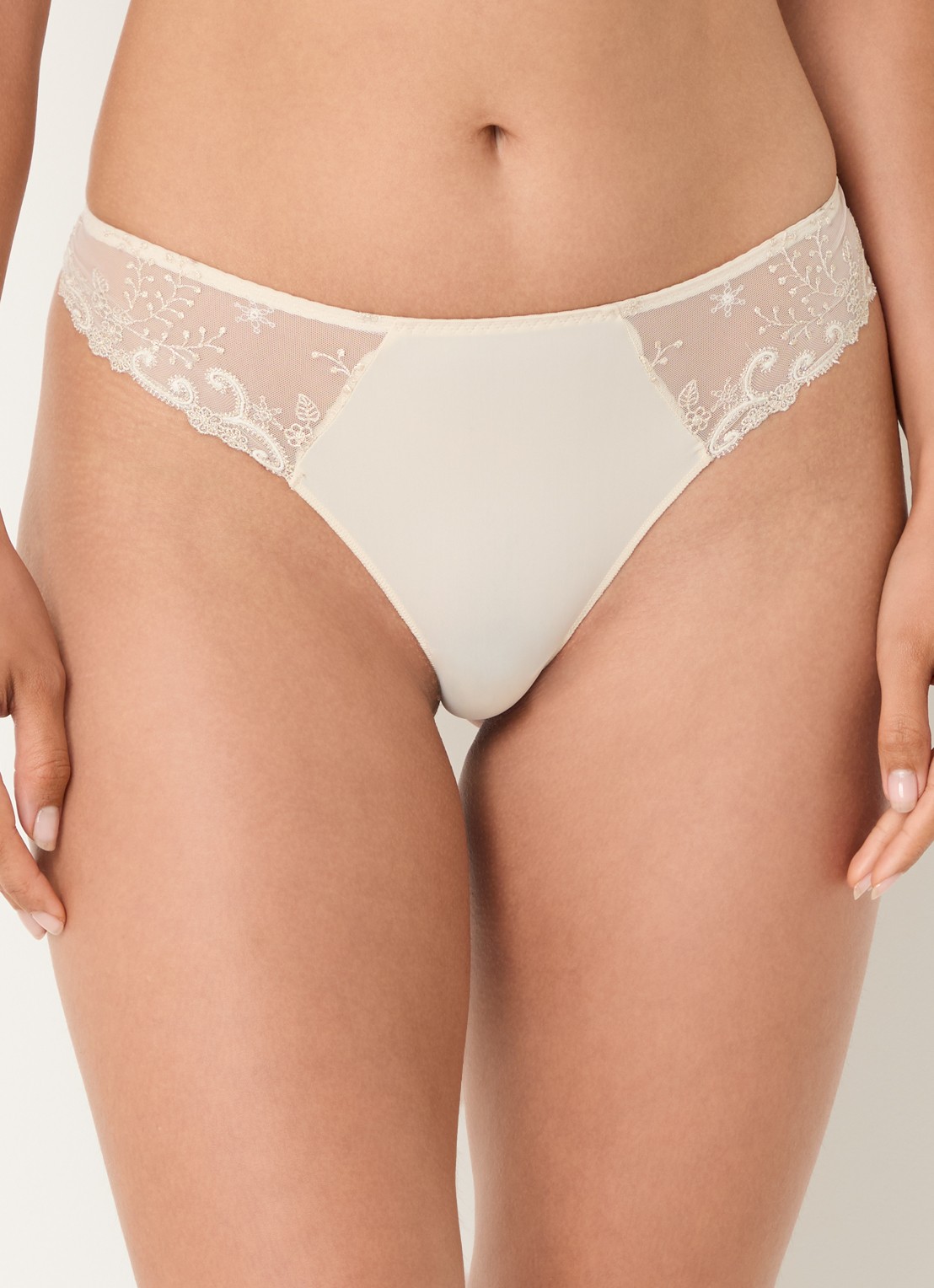 Simone Pérèle Delice tanga van mesh met borduring - detail 4 beige