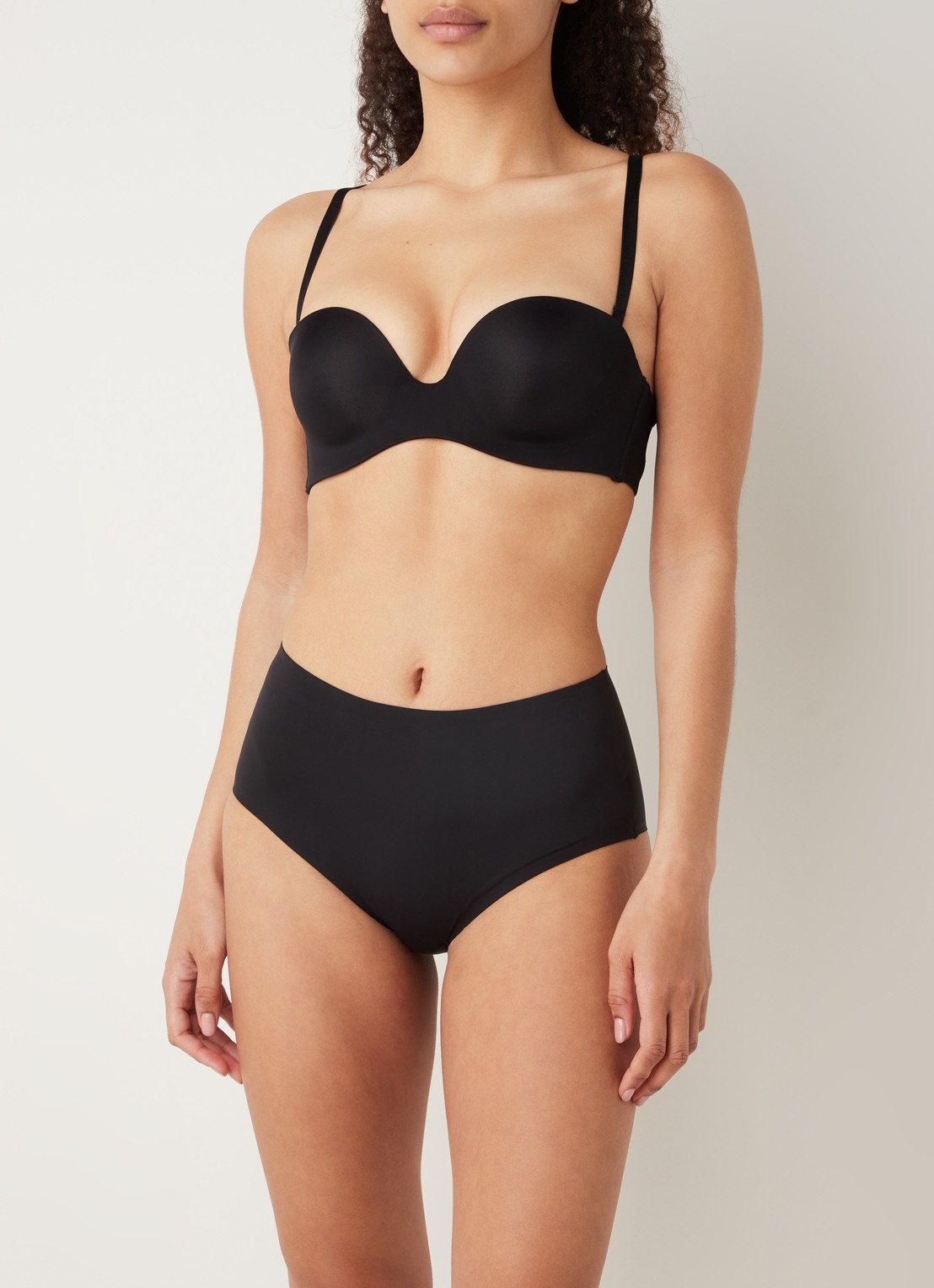Simone Pérèle Essentiel high waisted naadloze slip - voorkant 2 zwart