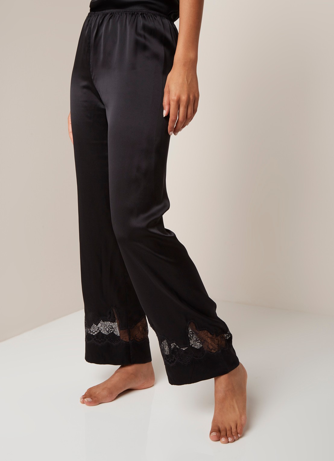 Simone Pérèle Nocture pyjamabroek in zijdeblend met kant - detail zwart