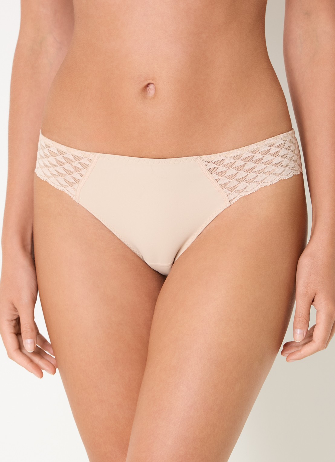 Simone Pérèle Slip met opengewerkt dessin - detail 3 beige