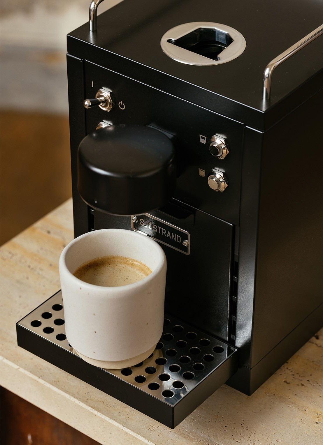 Sjöstrand The Original espressomachine M1-BL-EU-A - detail 5 zwart