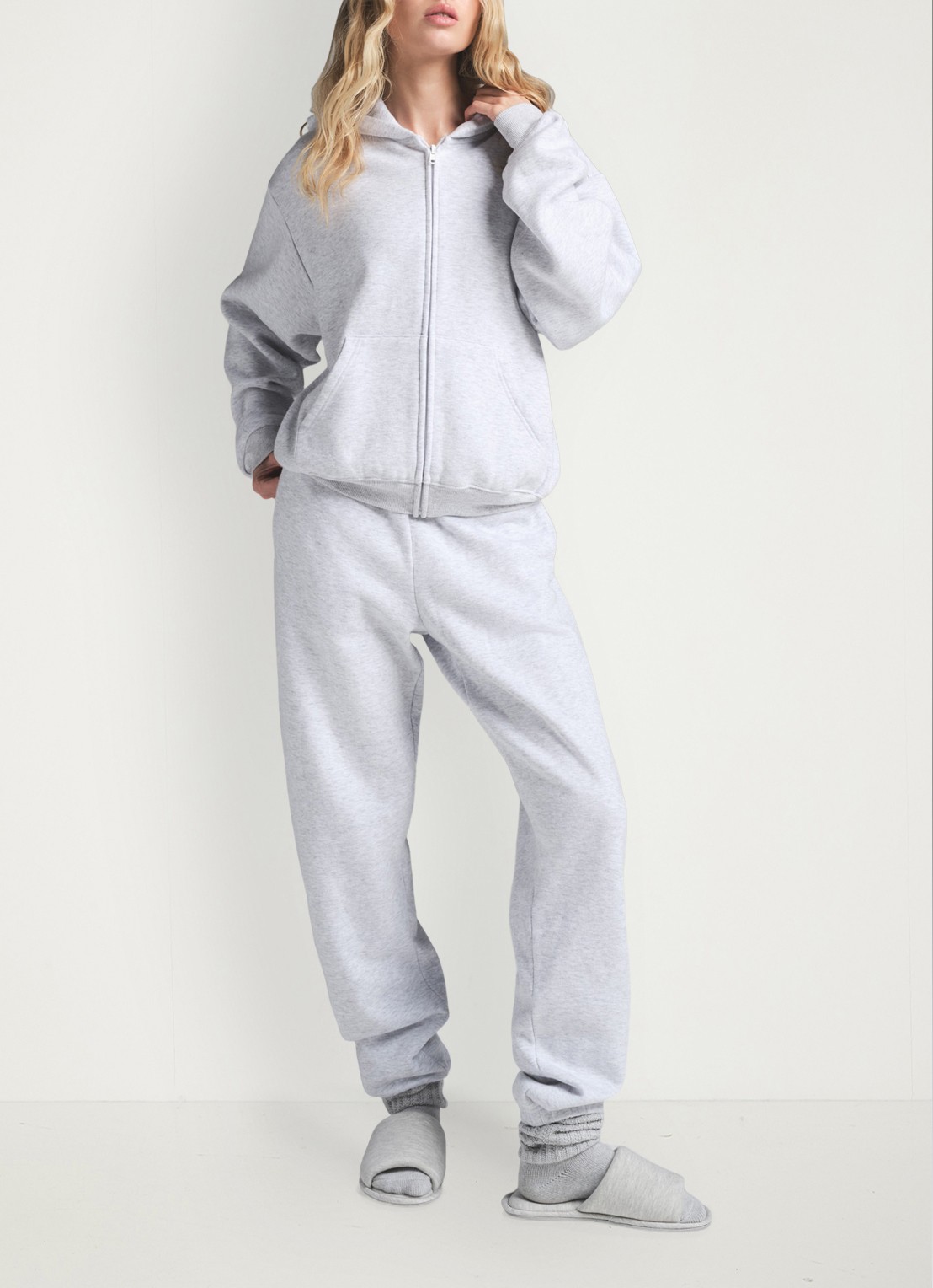SKIMS Cotton Fleece sweatvest met capuchon - detail 2 lichtgrijs