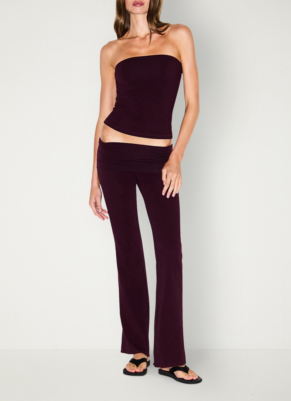 SKIMS Cotton Jersey Foldover mid waist flared fit loungebroek  - voorkant 2 currant