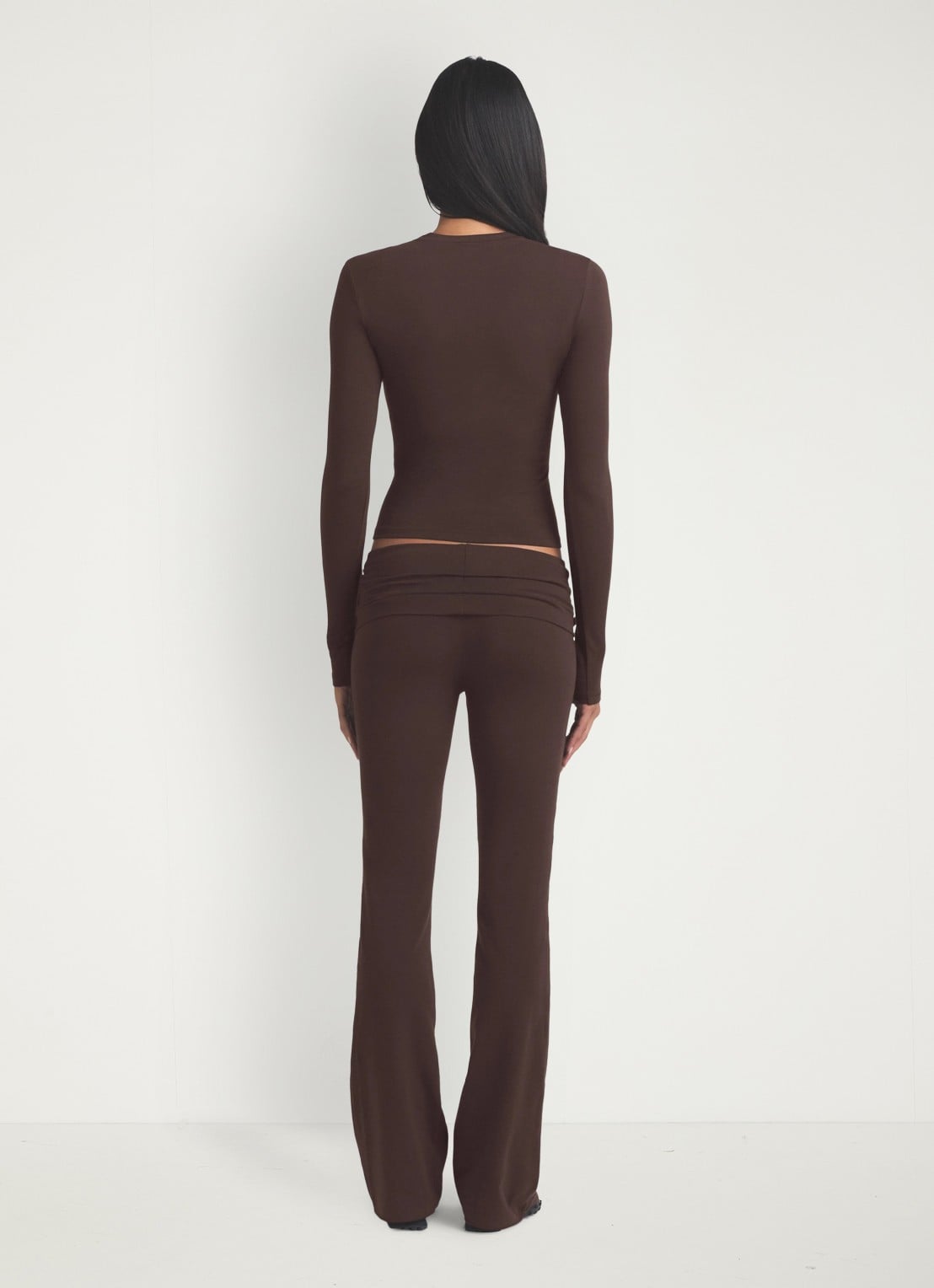 SKIMS Cotton Jersey longsleeve met stretch - achterkant bruin