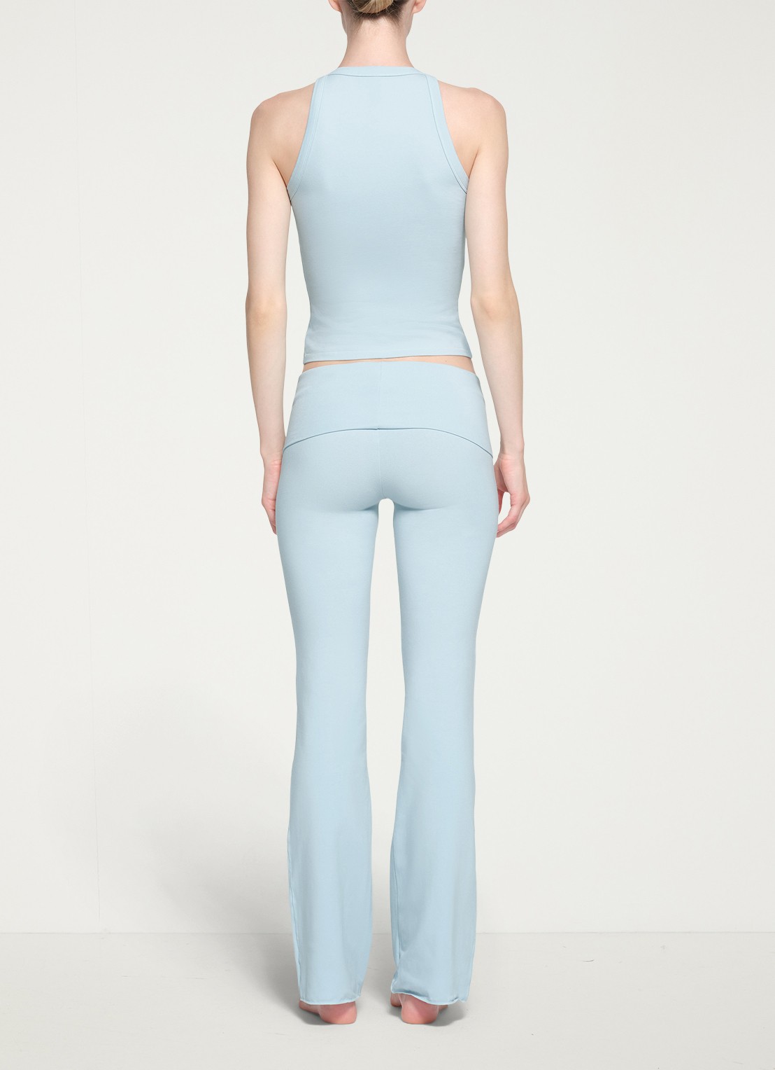 SKIMS Cotton Jersey mid waist straight fit loungebroek  - achterkant lichtblauw
