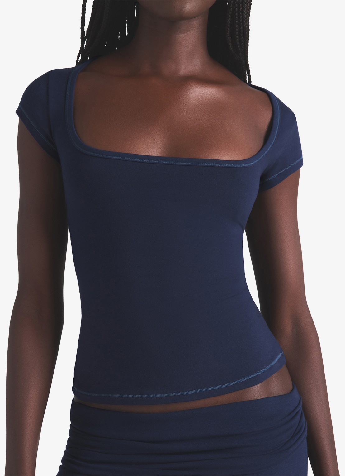 SKIMS Cotton Jersey t-shirt met rechthoekige hals - detail 2 donkerblauw