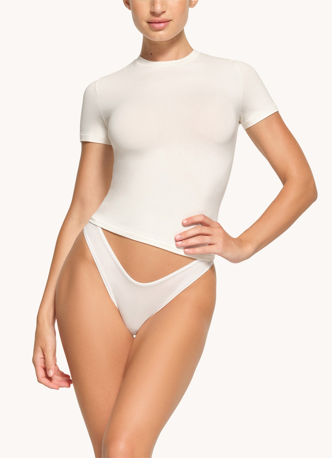 SKIMS Cotton Jersey T-shirt met ronde hals - detail 3 gebroken wit