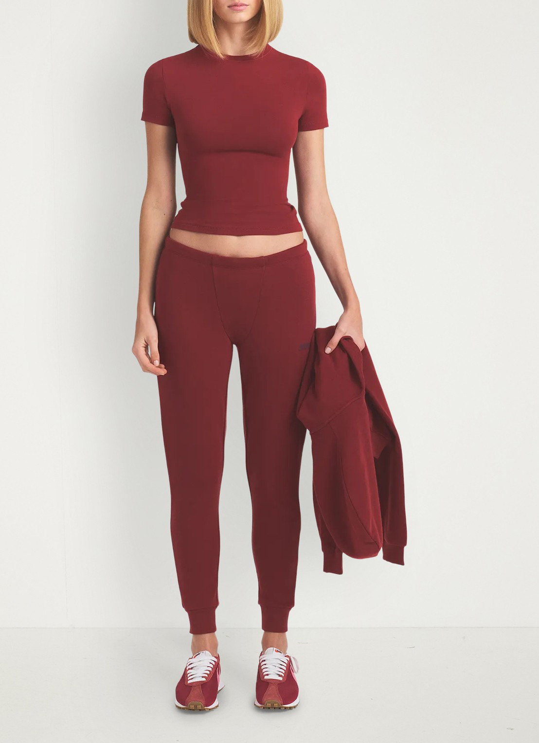 SKIMS Cotton Jersey t-shirt met stretch - detail bordeauxrood