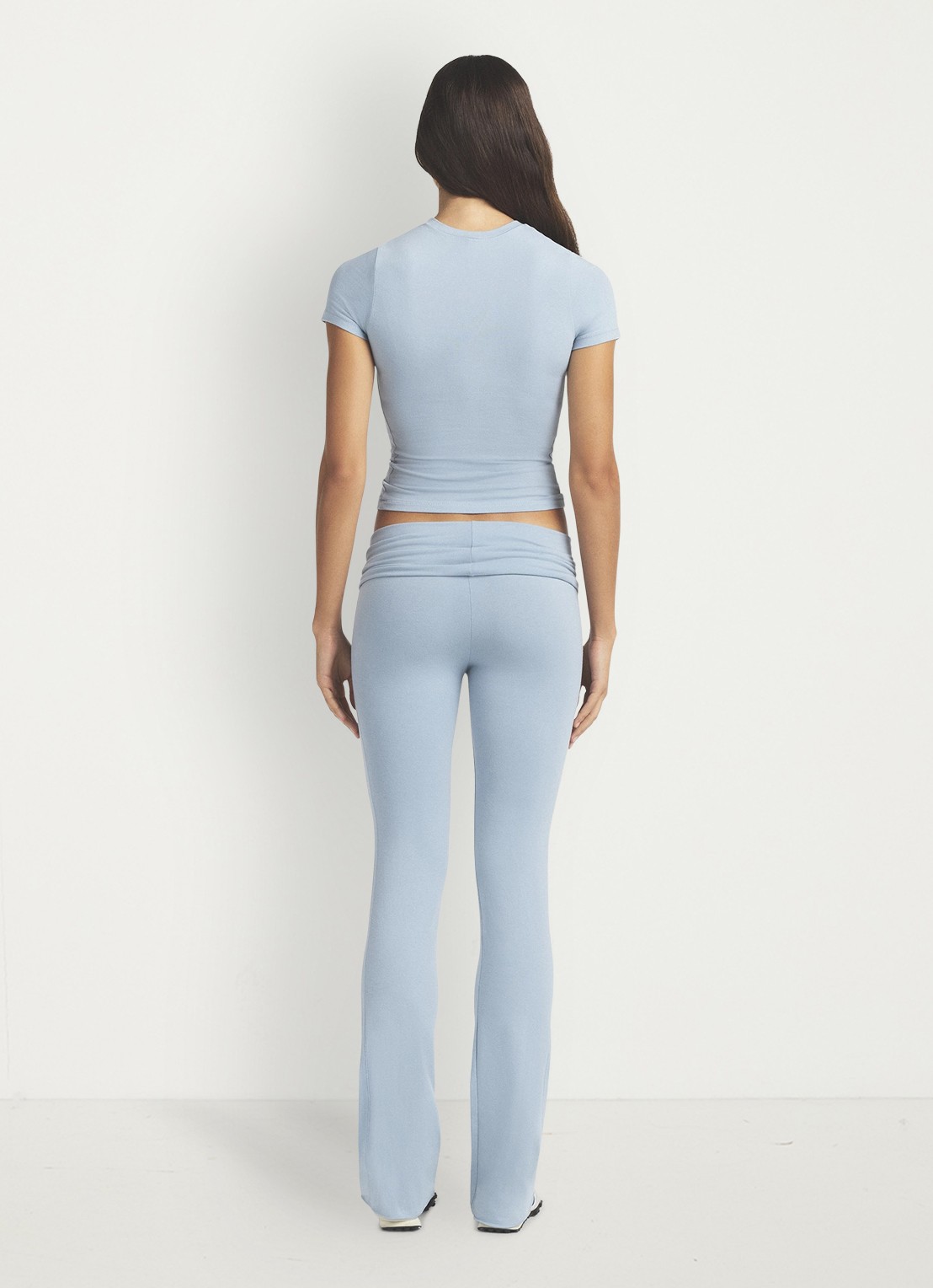 SKIMS Cotton Jersey t-shirt met stretch - achterkant 4 lichtblauw