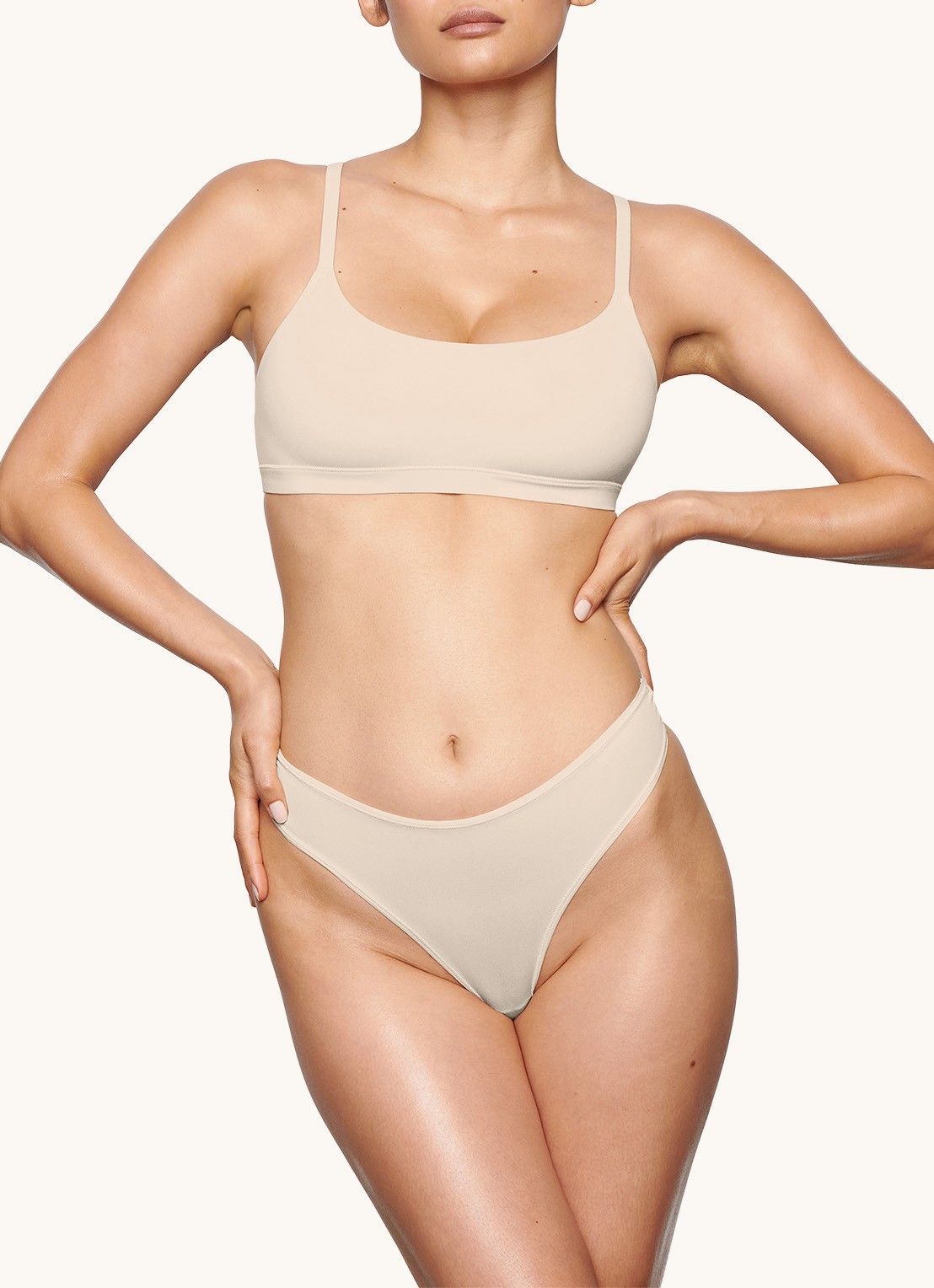 SKIMS Fits Everybody bralette zonder vulling - detail 3 zand