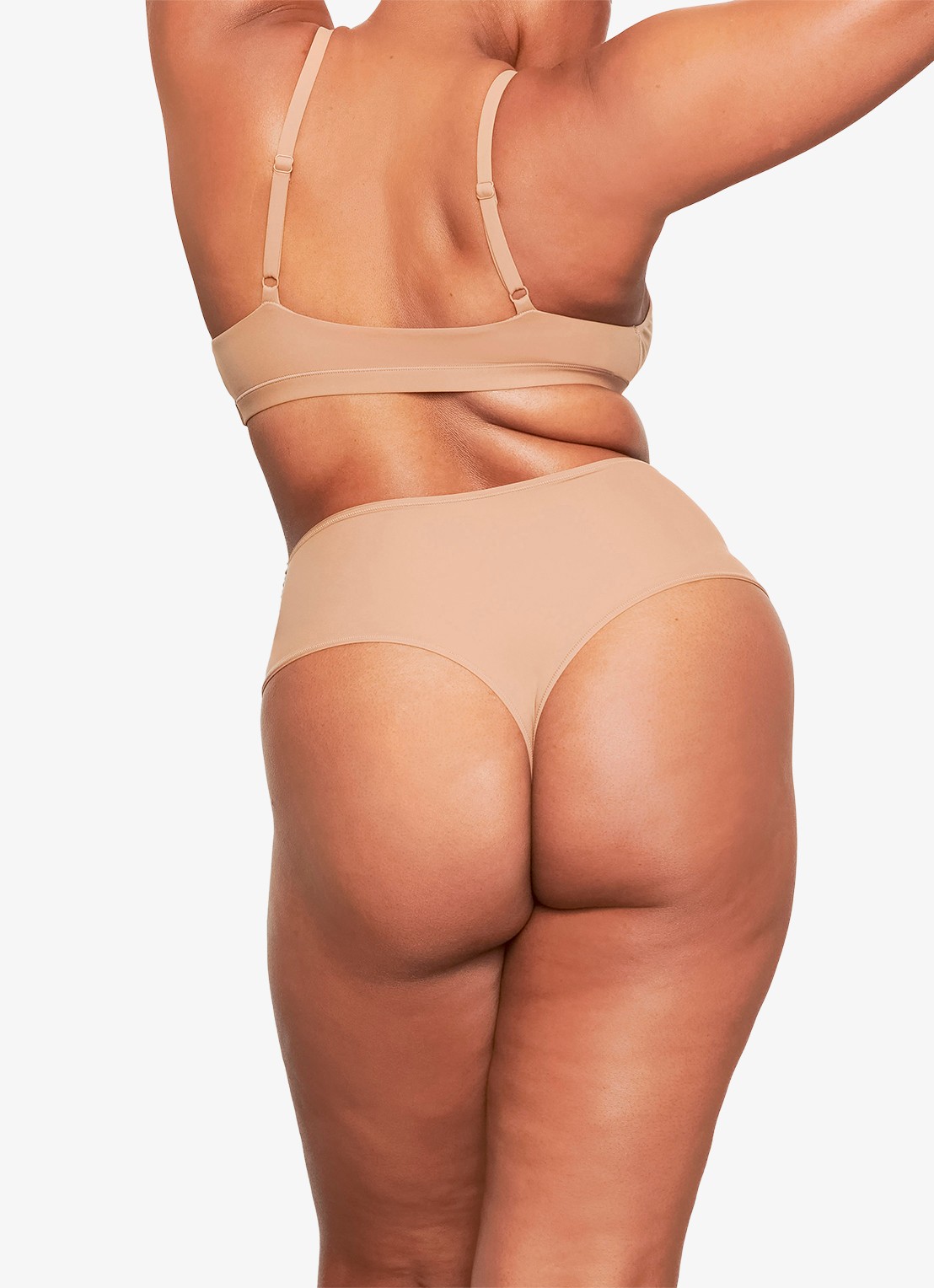 SKIMS Fits Everybody high waist string  - achterkant 2 beige