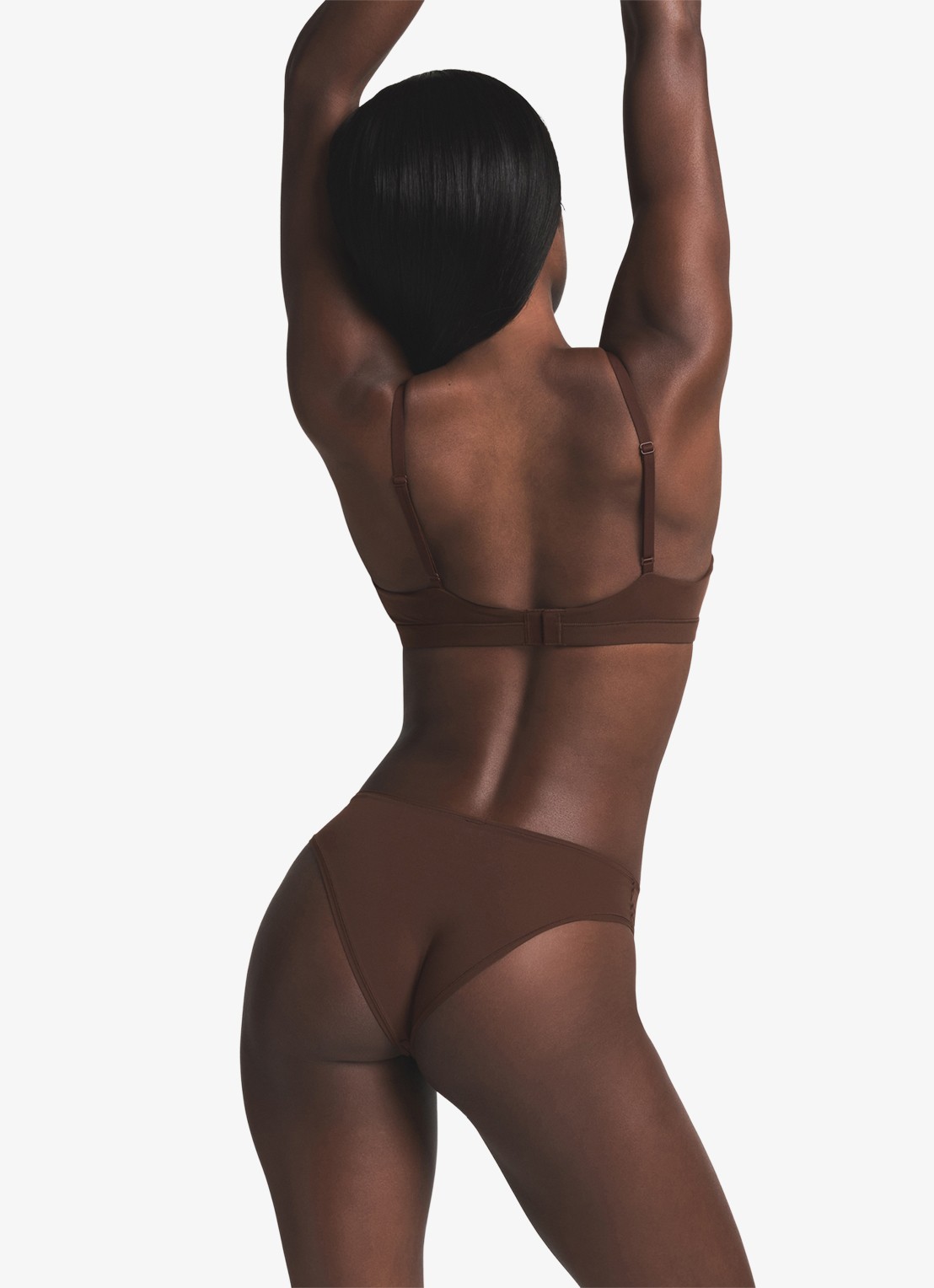 SKIMS Fits Everybody slip - achterkant 2 chocoladebruin