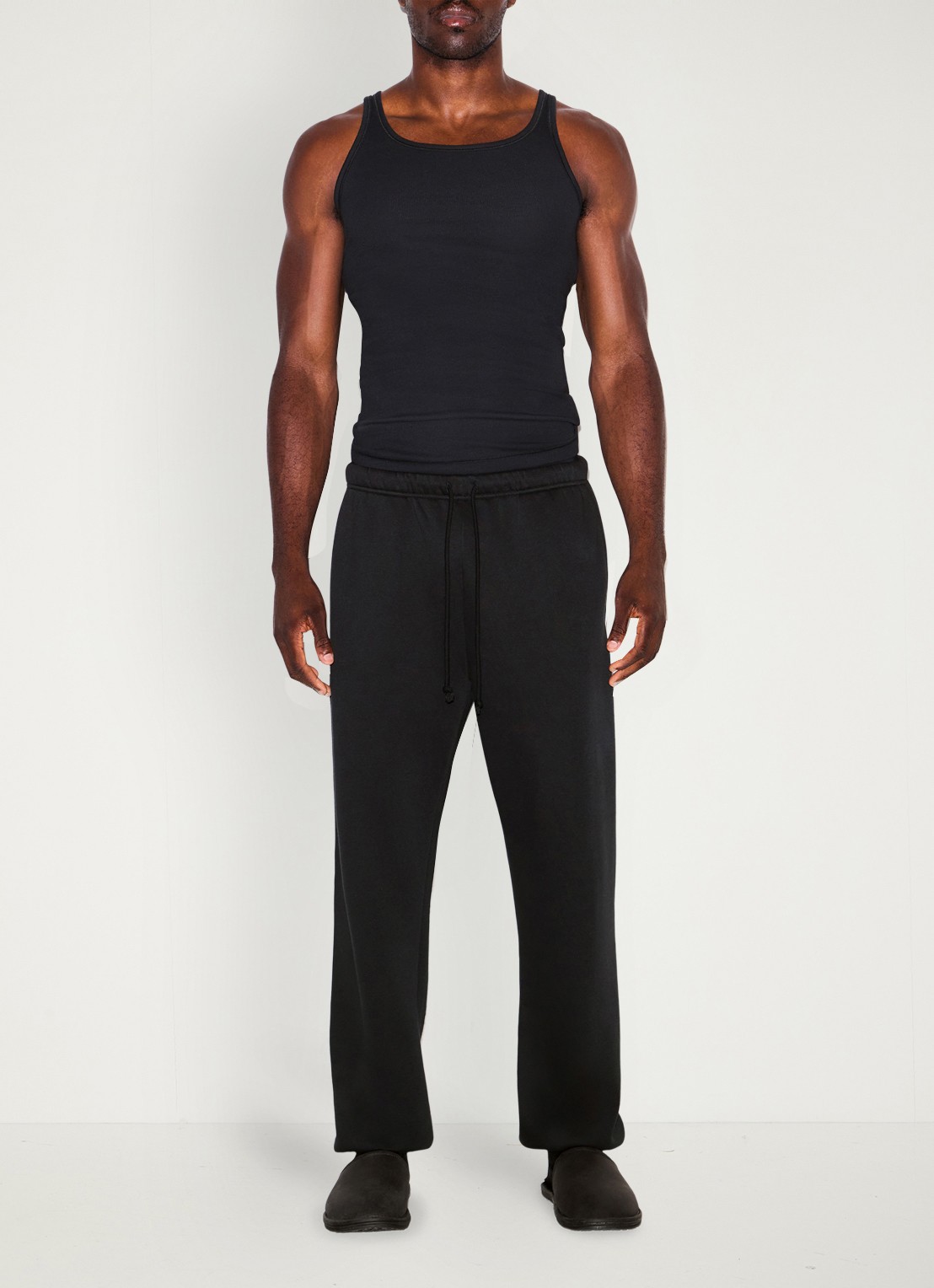 SKIMS Fleece Lounge joggingsbroek met steekzakken - detail 6 washed onyx