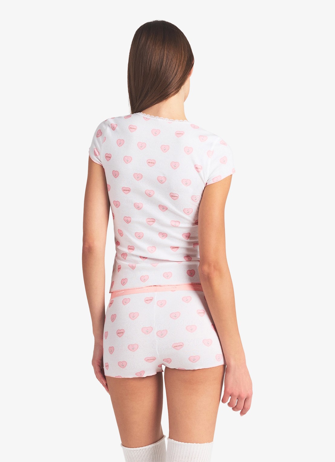 SKIMS Pointelle pyjamaset met print - achterkant 2 snow lace hearts
