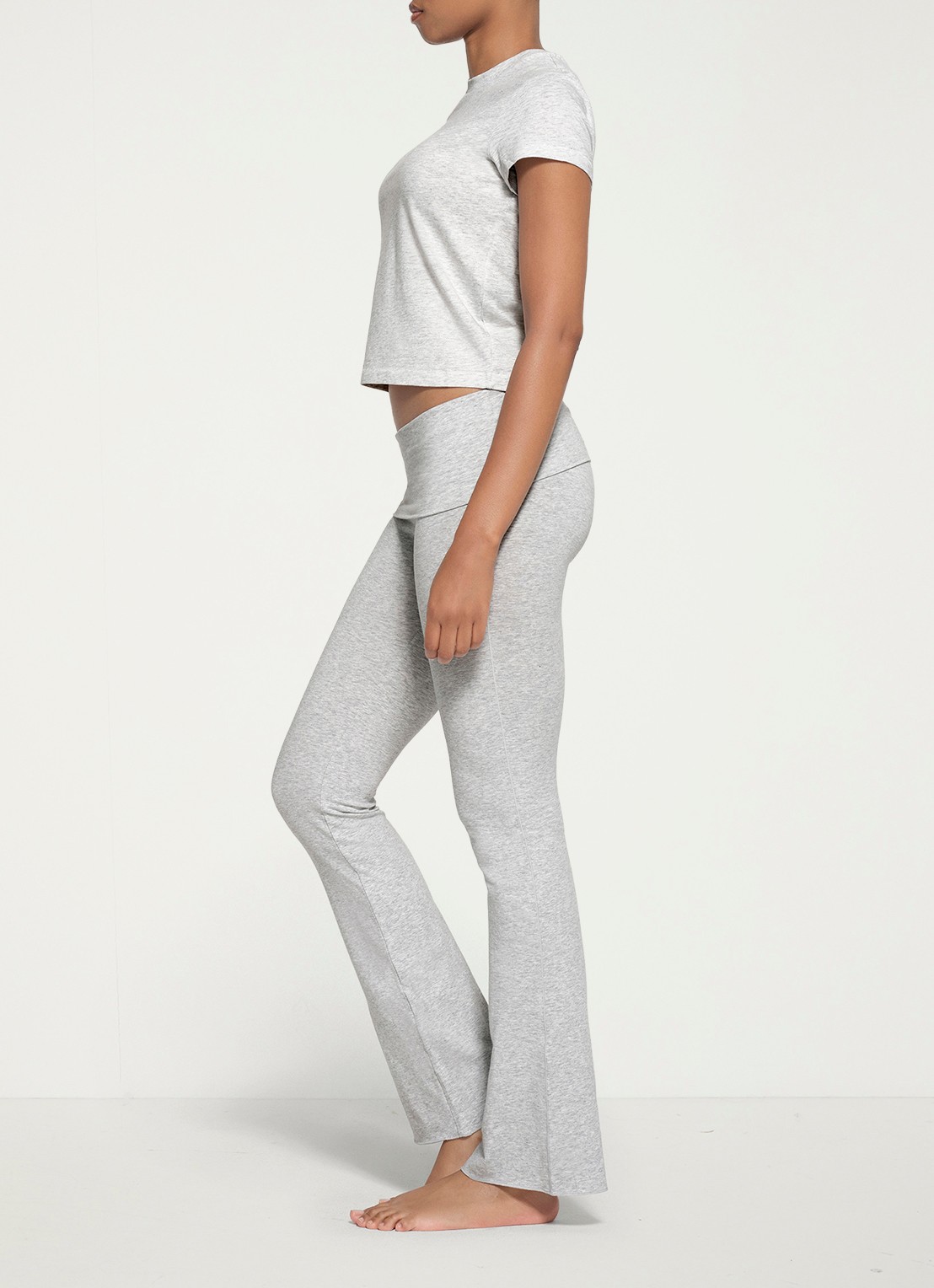 SKIMS Relaxed Tees T-shirt met ronde hals - detail 2 lichtgrijs