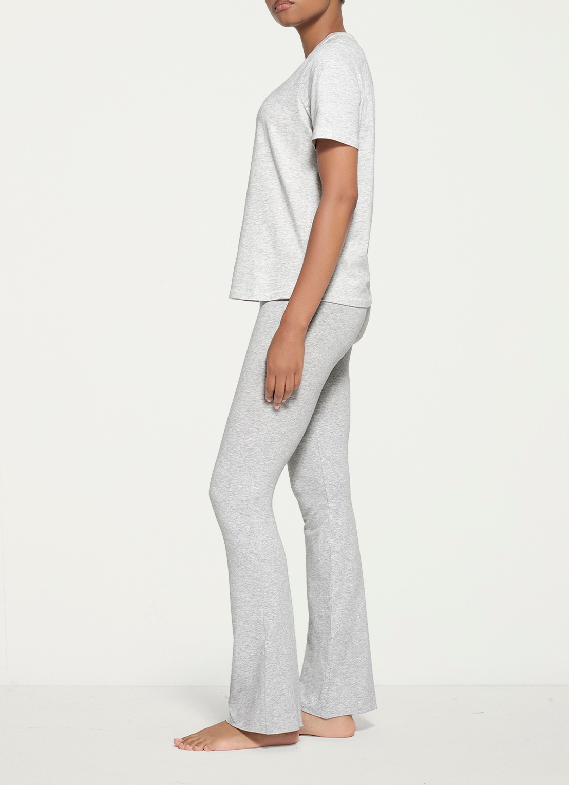 SKIMS Relaxed Tees T-shirt met ronde hals - detail 4 lichtgrijs