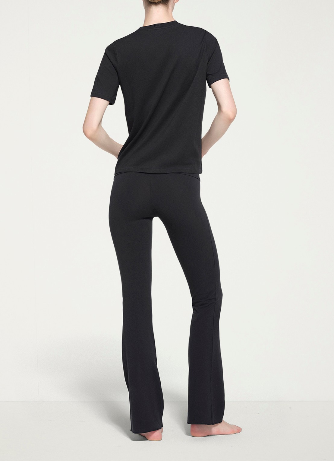 SKIMS Relaxed Tees T-shirt met ronde hals - achterkant 4 zwart