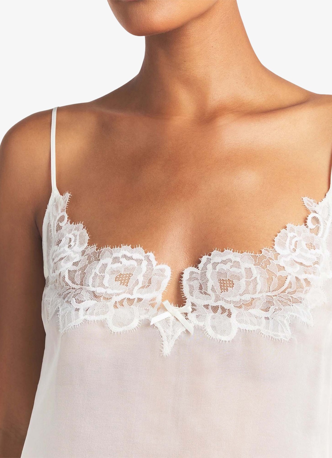 SKIMS Romance pyjamaset van zijde met details van kant - detail 5 ivoor
