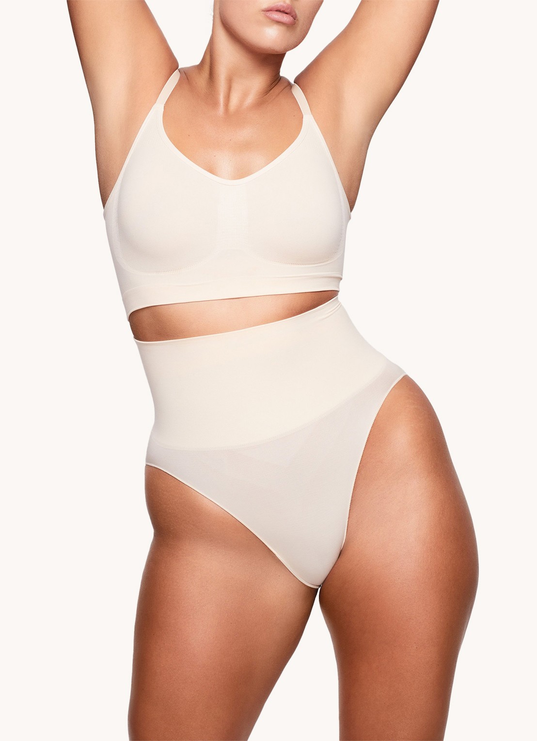 SKIMS Seamless Sculpt bralette met plooidetail - detail 3 zand