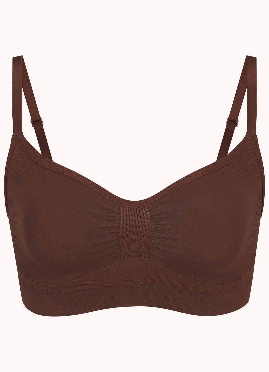 SKIMS Seamless Sculpt bralette met plooidetail - voorkant 2 donkerbruin