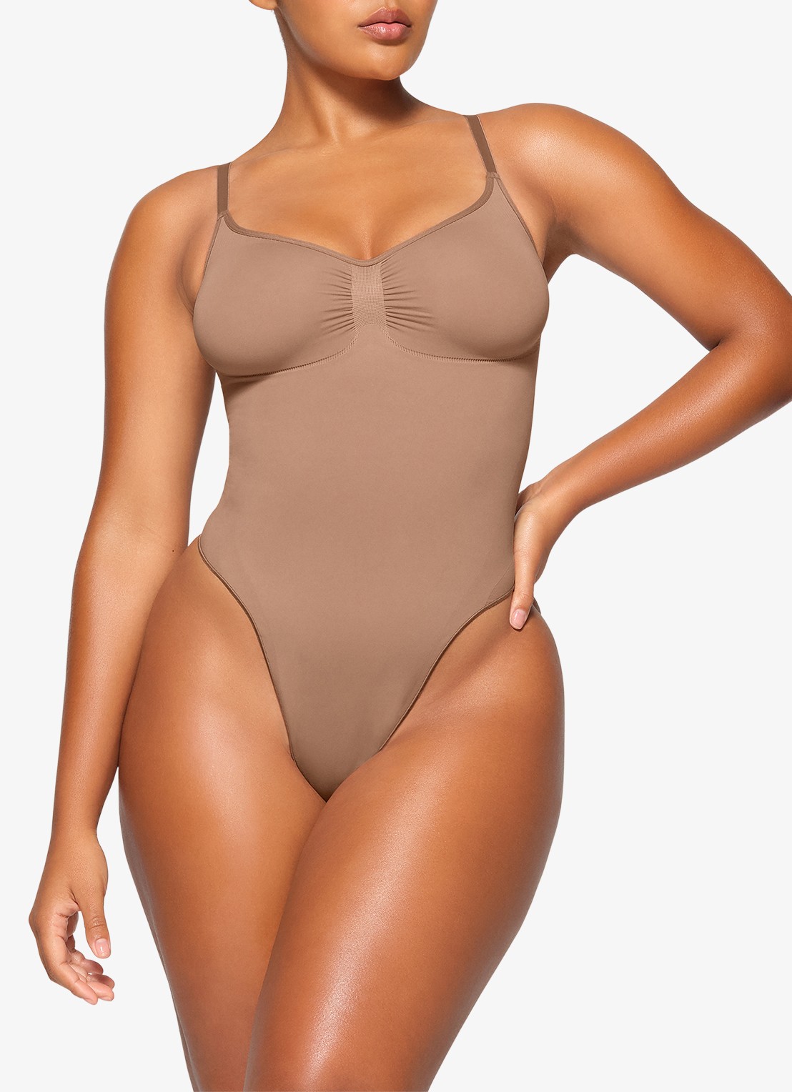 SKIMS Seamless Sculpt low back corrigerende body - detail 3 beige