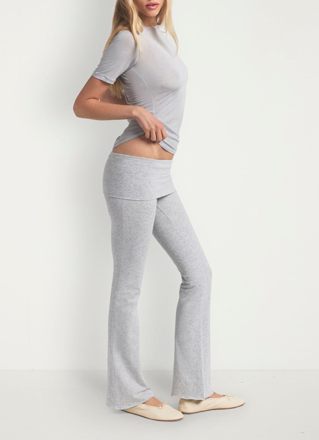 SKIMS Sheer Modal T-shirt in kasjmierblend  - detail 5 heather grey