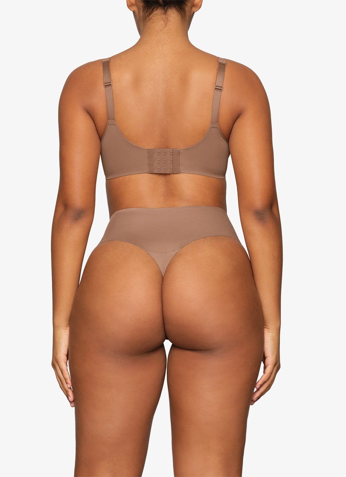 SKIMS Smoothing Intimates full coverage bh - achterkant 3 bruin