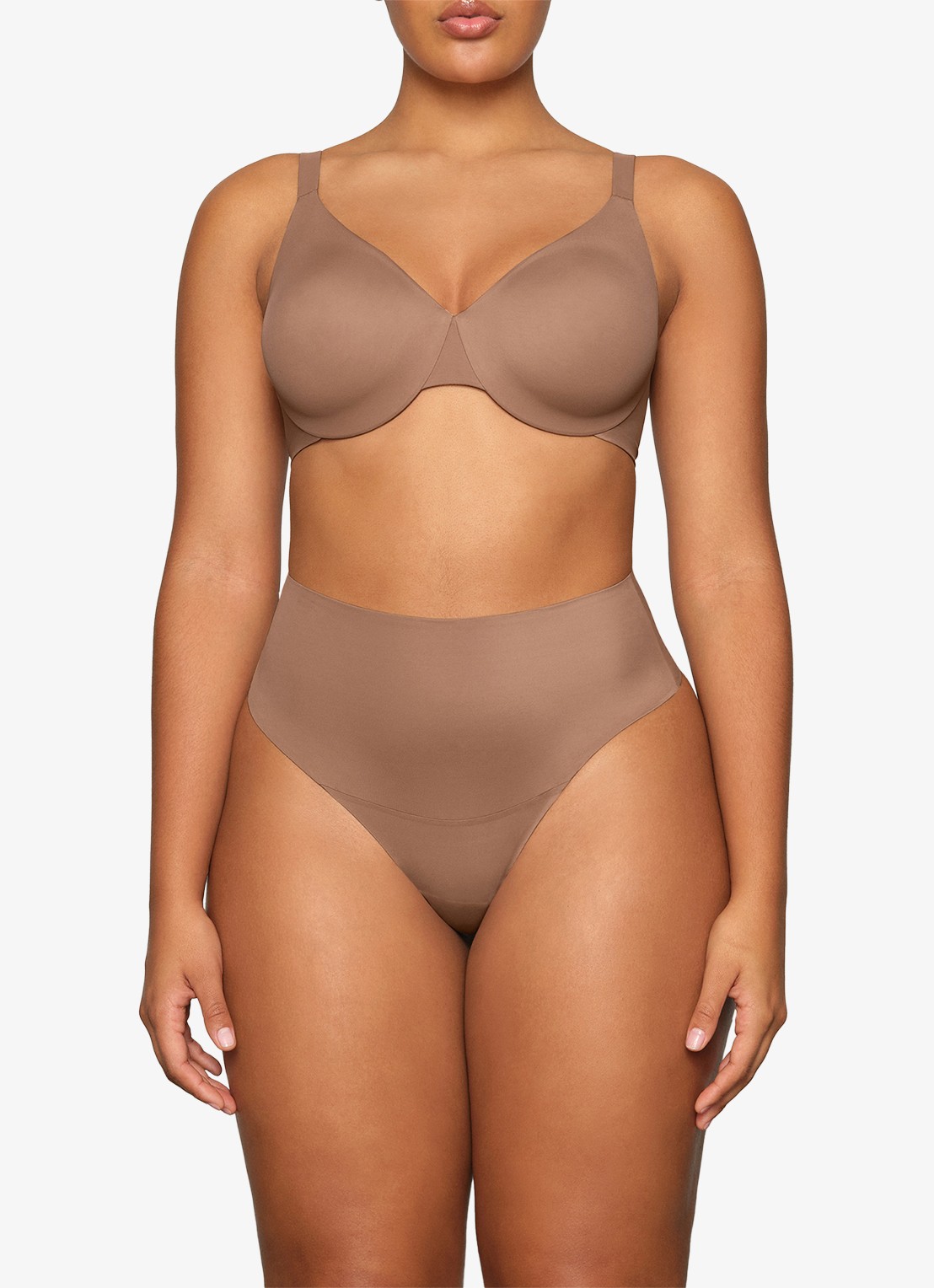 SKIMS Smoothing Intimates full coverage bh - detail bruin