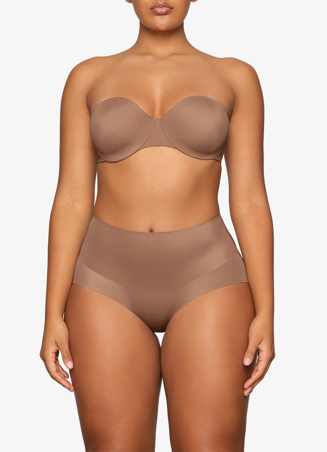 SKIMS Smoothing Intimates high waisted slip - detail 3 bruin