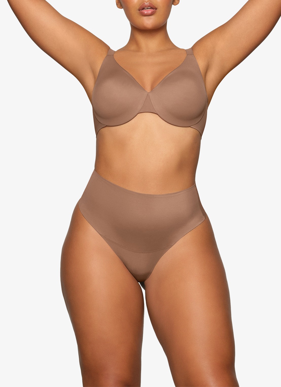 SKIMS Smoothing intimates high waisted tanga - detail beige
