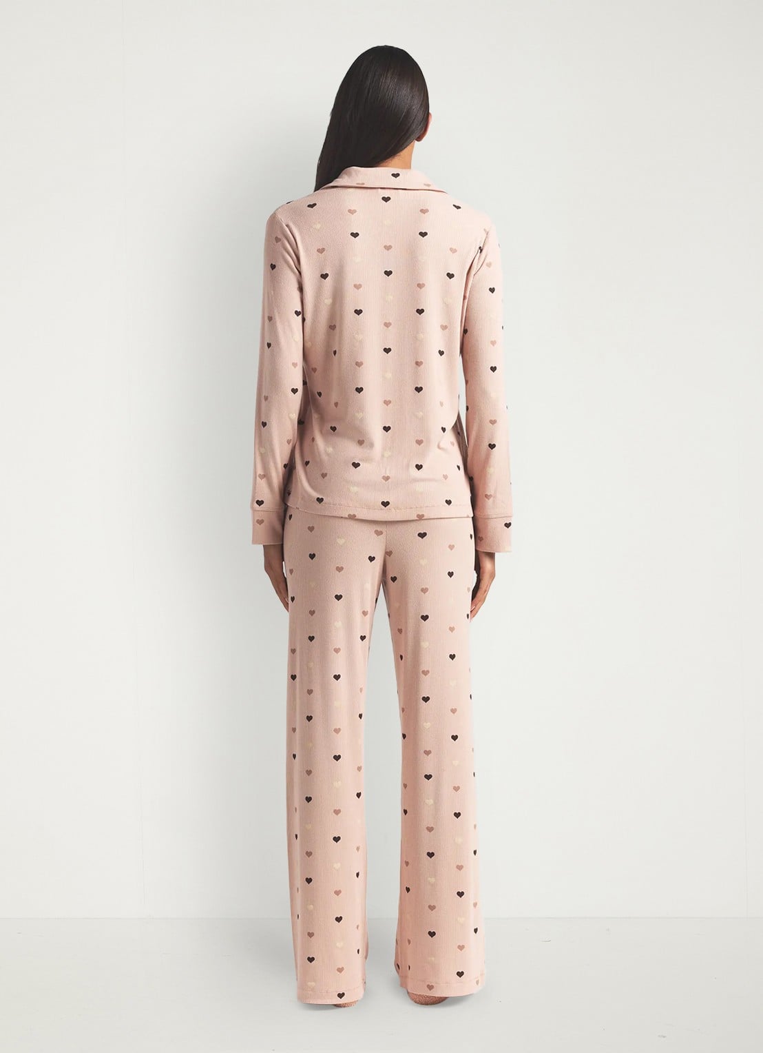 SKIMS Soft Lounge pyjamaset met print - achterkant 5 mica mini heart halfdrop
